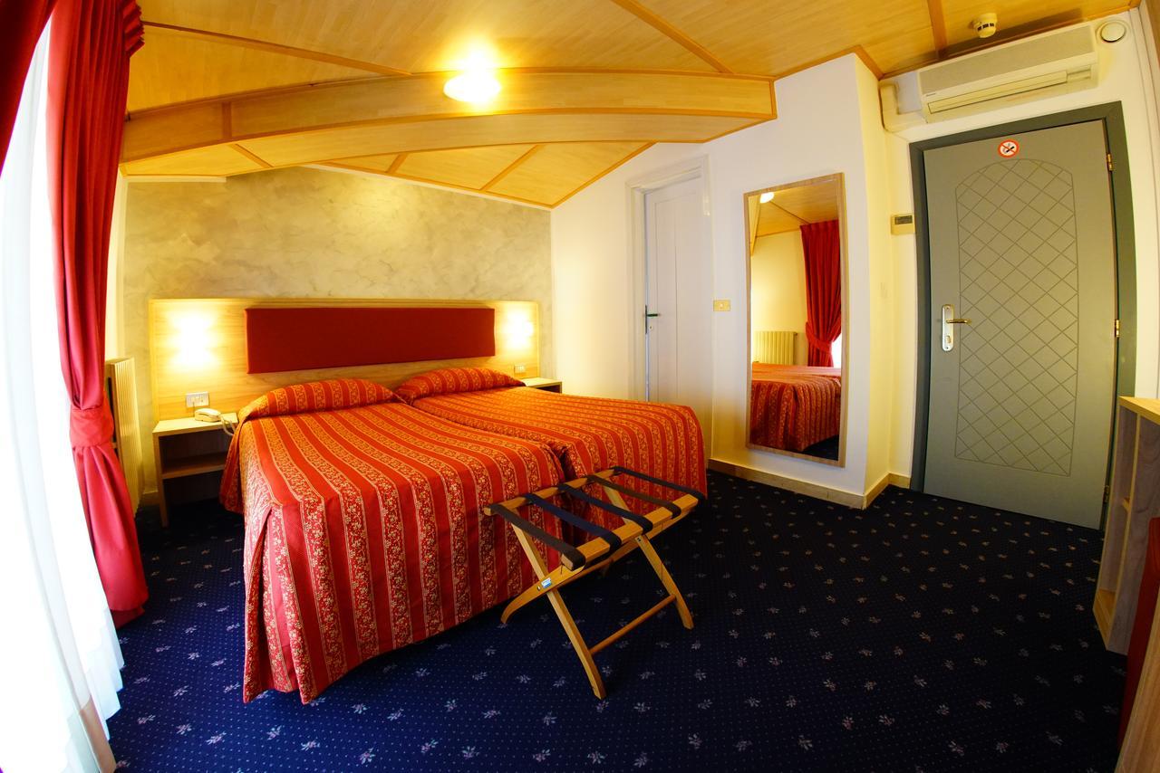 Hotel Le Torrette Galbiate Экстерьер фото
