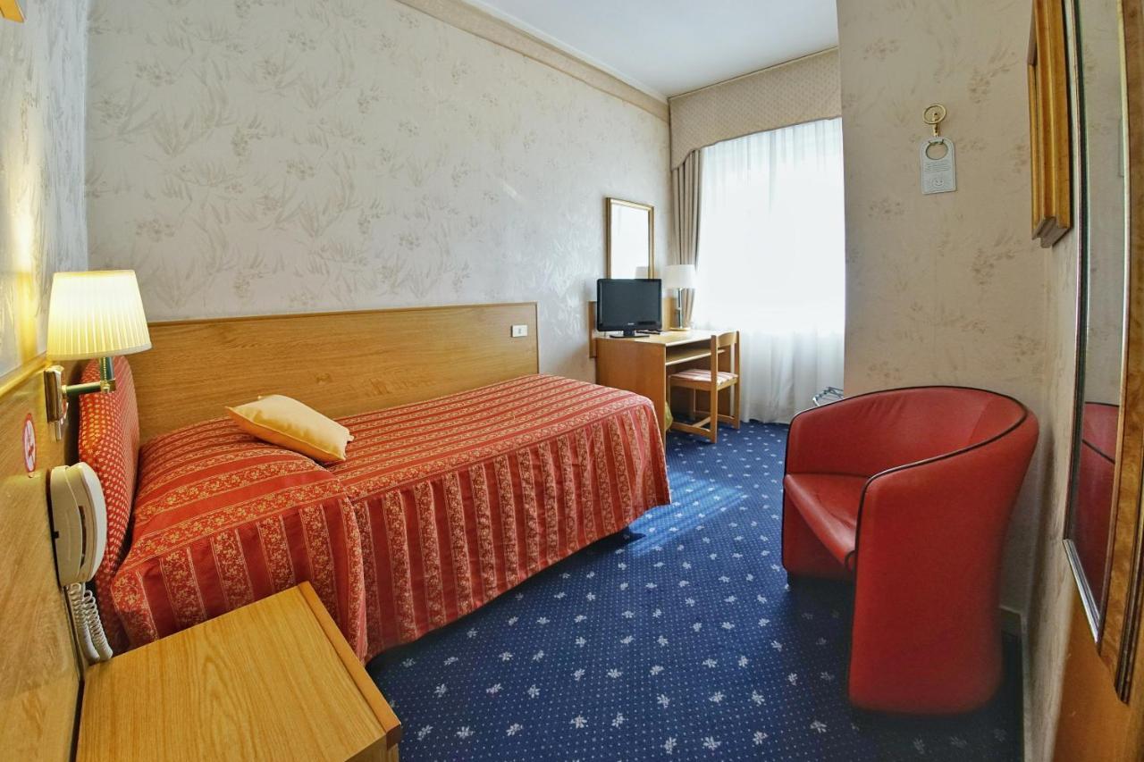 Hotel Le Torrette Galbiate Экстерьер фото
