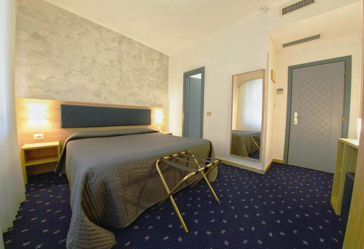 Hotel Le Torrette Galbiate Экстерьер фото