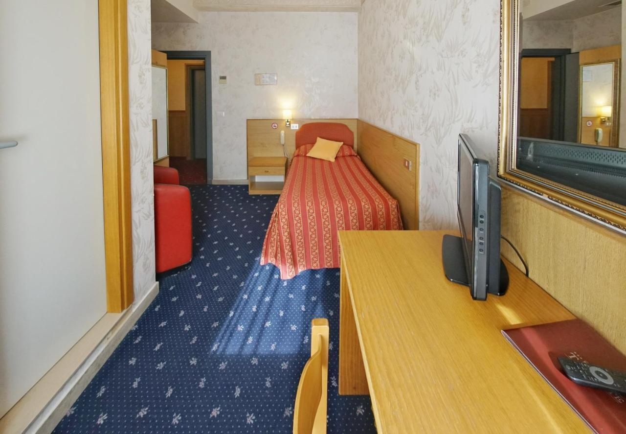 Hotel Le Torrette Galbiate Экстерьер фото